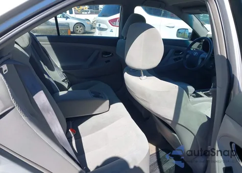 2009 Toyota Camry Le z USA, uszkodzony, nr VIN 4T1BE46K69U387794